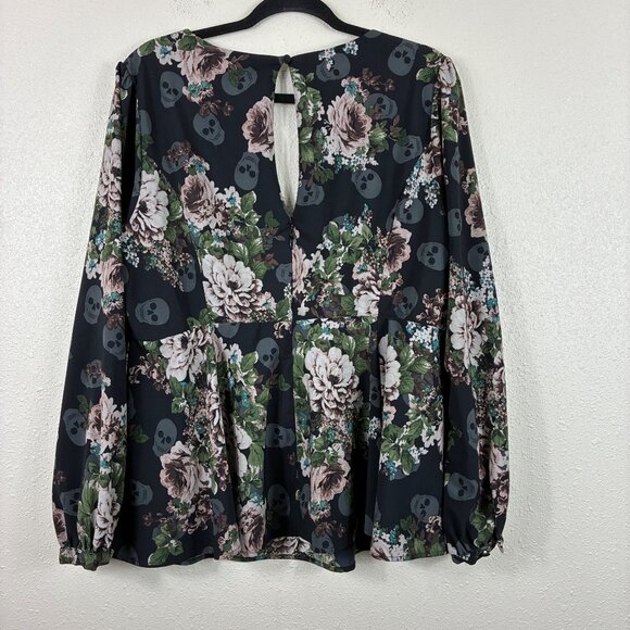 Torrid Peplum Crepe Sweetheart Neck Top Skull Floral Size 1X Whimsigoth - Picture 11 of 11